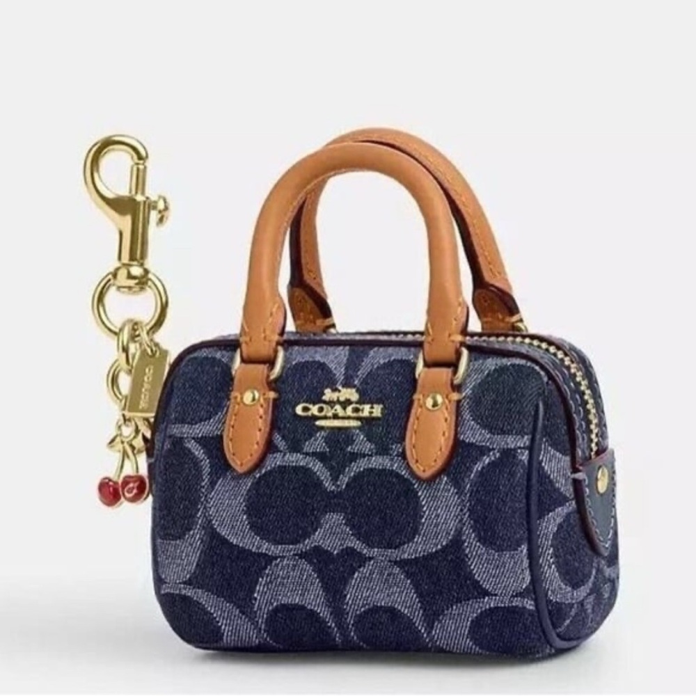 Cute. Limited Coach Mini Rowan